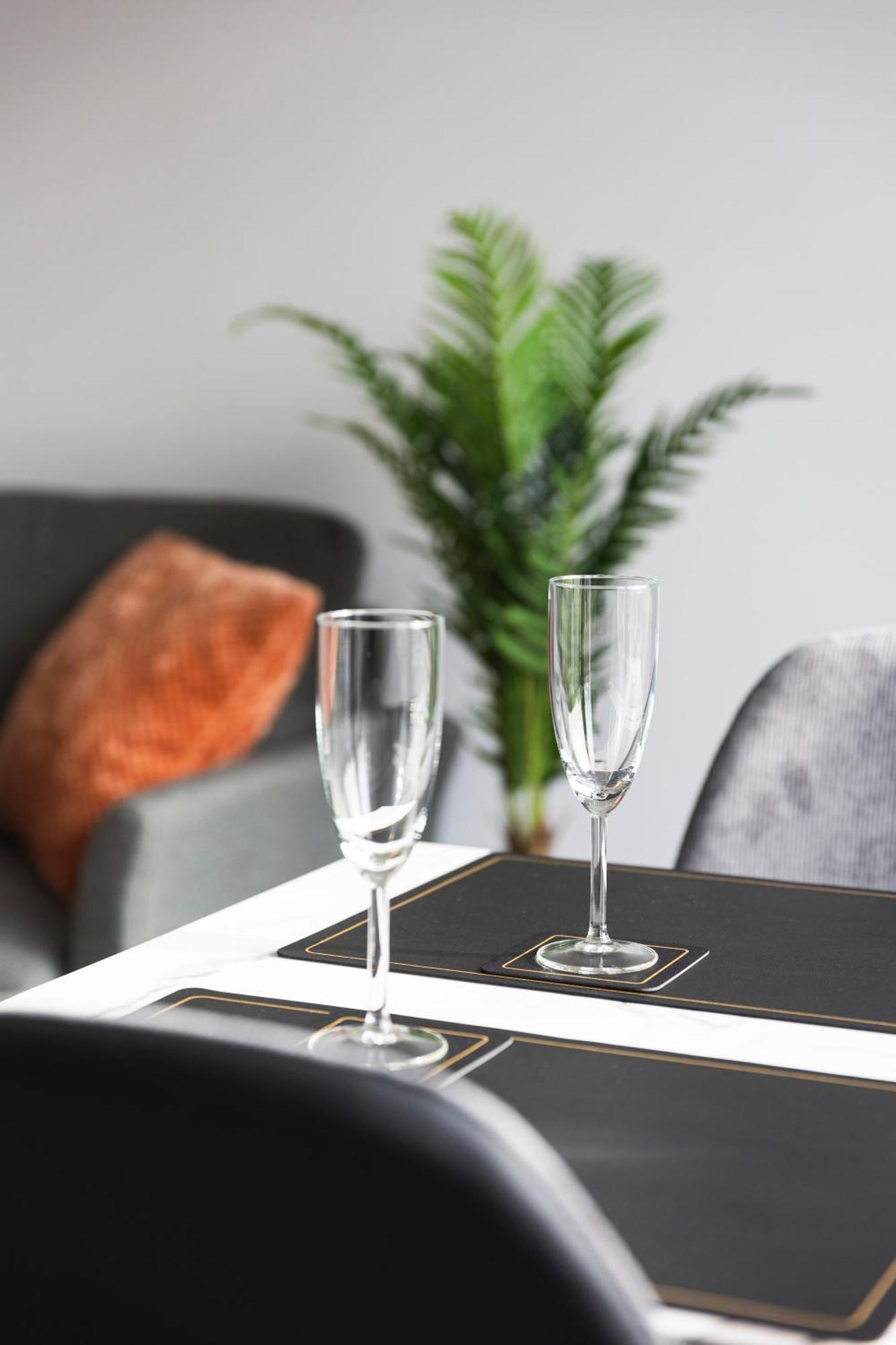 44 Apartments - Modern, Gemuetlich, Wlan, Balkon, Stellplatz ヴッパータール エクステリア 写真